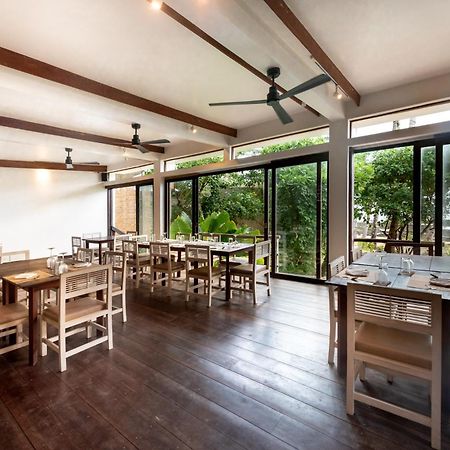 L'Osteria Luxe Beachfront B&B ゼネラル・ルナ エクステリア 写真