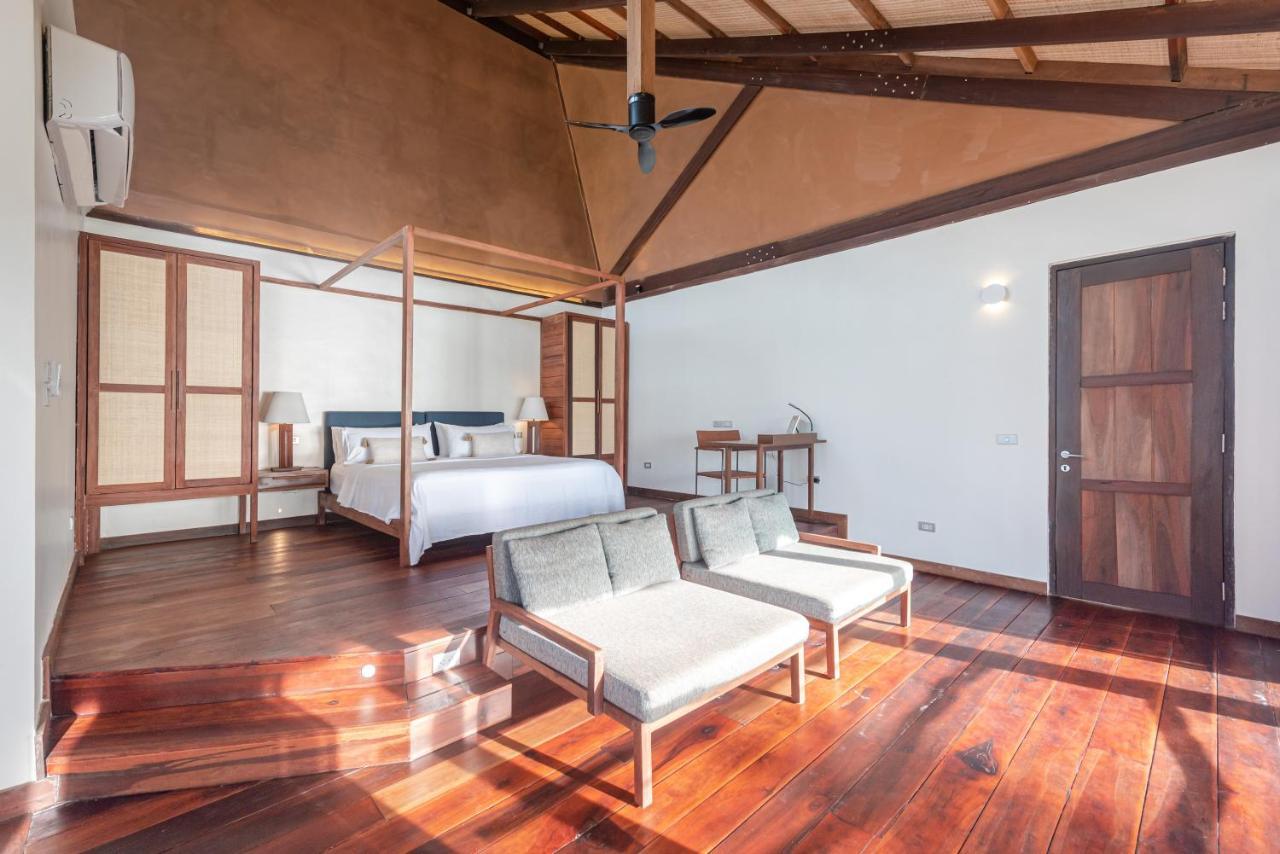 L'Osteria Luxe Beachfront B&B ゼネラル・ルナ エクステリア 写真